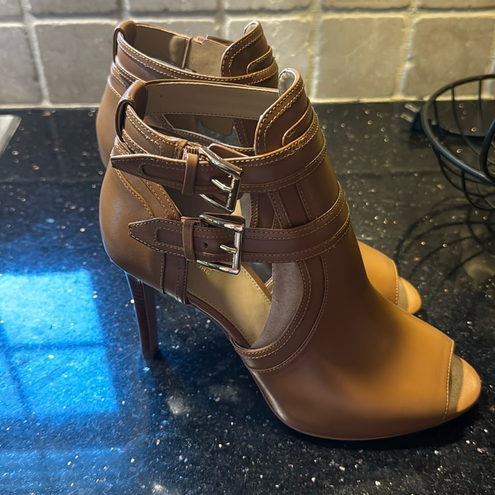 Michael Kors heels 👠